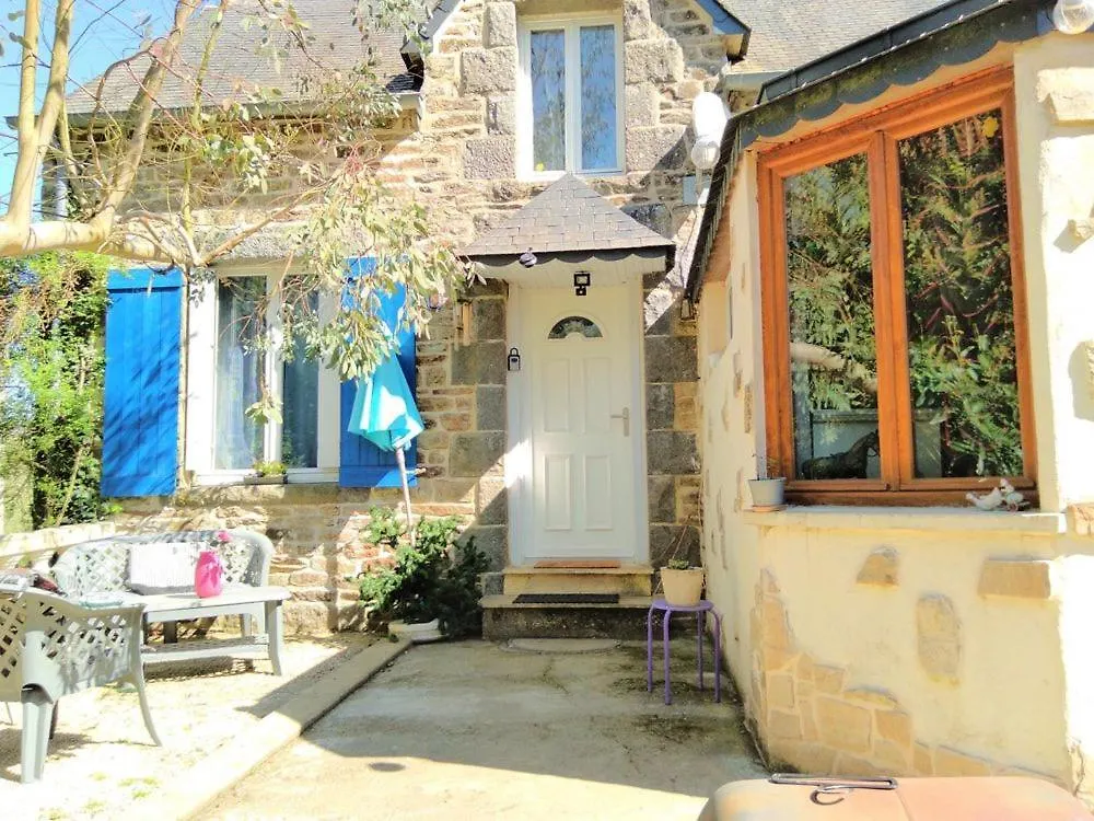 Halte Equine Apartment Plemet Homestay